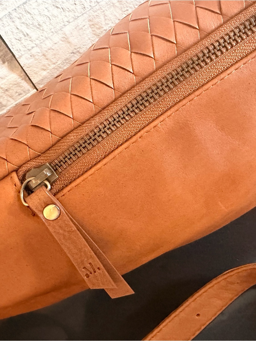Mandrn Atlas Woven Leather Crossbody Belt Bag - Picture 4 of 8